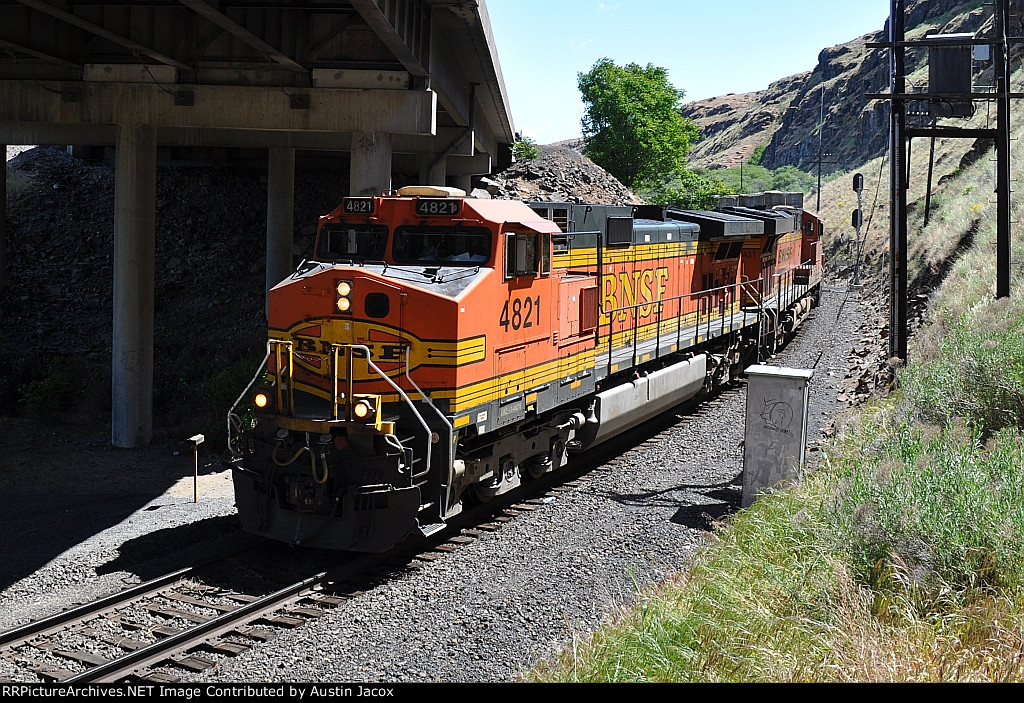 BNSF 4821